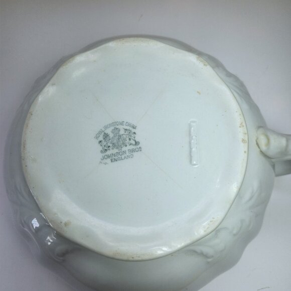 Antique Royal Ironstone China Chamber Pot Johnson Bros. England - Picture 8 of 8